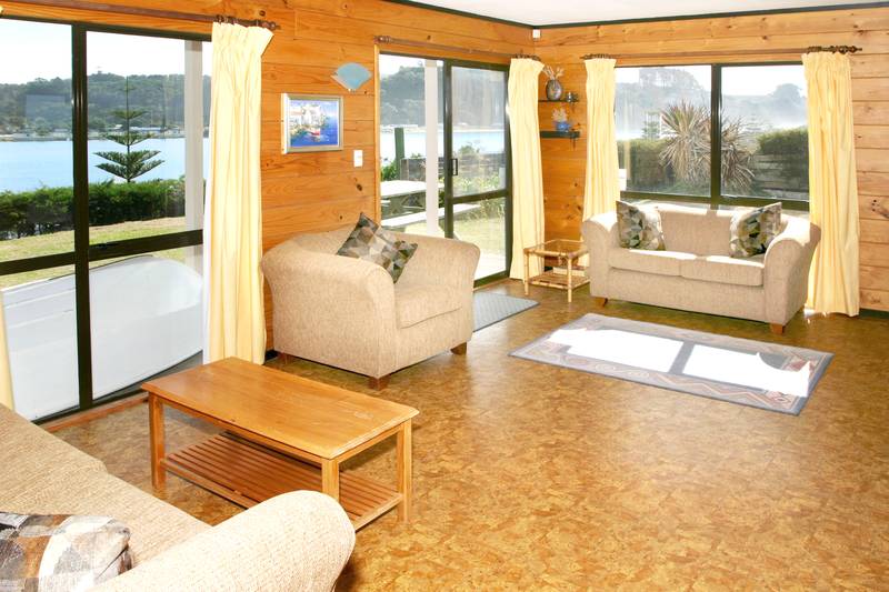 VIEWS 'FROM BOTH SIDES NOW' Picture 2