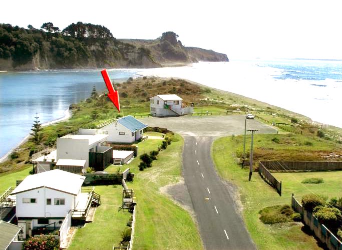 VIEWS 'FROM BOTH SIDES NOW' Picture 1