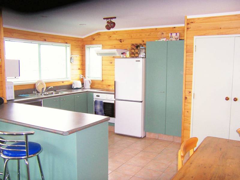 IMMACULATELY PRESENTED- PRICE REDUCED Picture 3