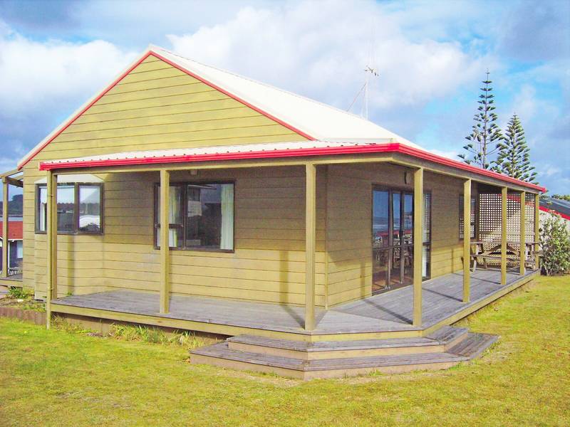 SUN SEA AND SEAGULLS -FURTHER PRICE REDUCTION Picture 2