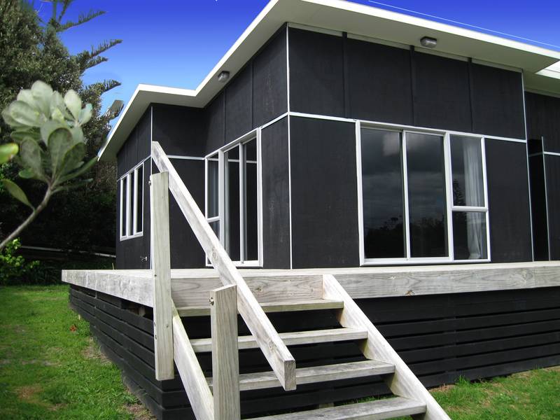 TRANQUIL MODERN BEACH HOUSE Picture 2