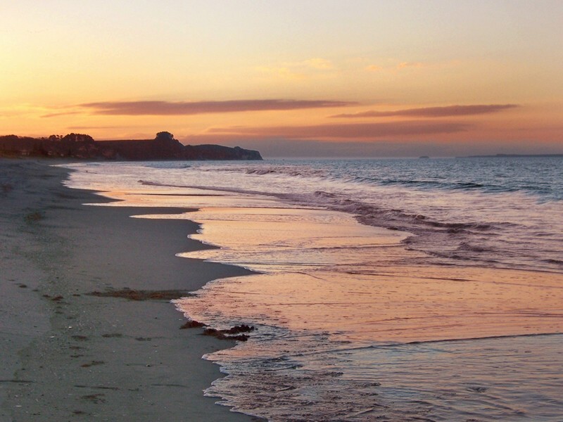 CHEAPEST AT THE BEACH Picture 3