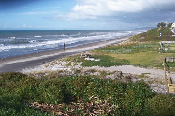 BUILD YOUR DREAM ON THE BEACHFRONT Picture 1