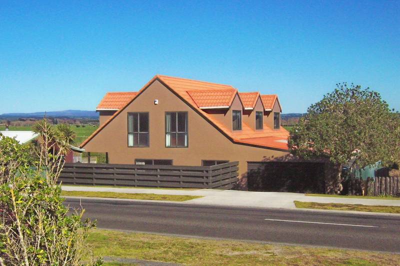 MODERN SPACIOUS by the SEA Picture 1