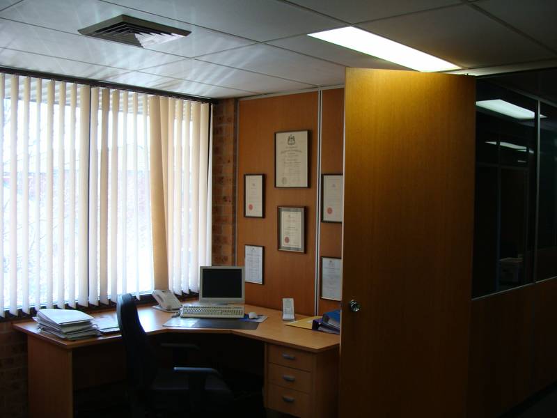 STRATA OFFICE Picture 3