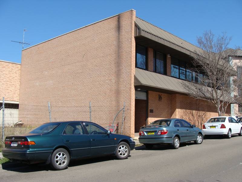 STRATA OFFICE Picture 1