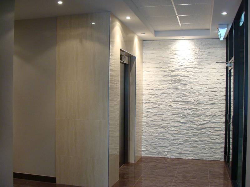 PROFESSIONAL/MEDICAL SUITES Picture 3