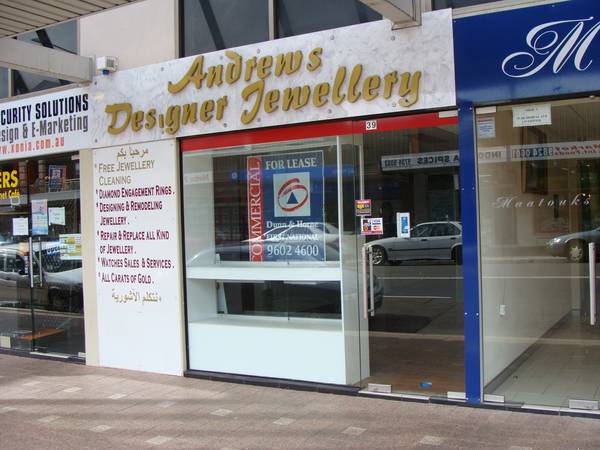 Shop in Liverpool CBD Picture 1