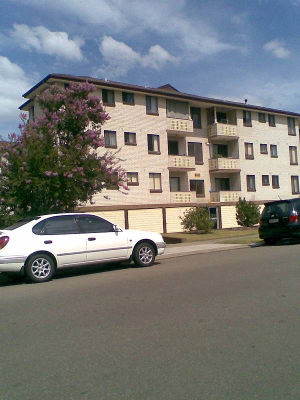 CLOSE TO ALL AMENITIES Picture 1