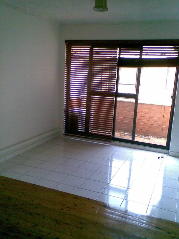 SECURITY BUILDING Picture 3