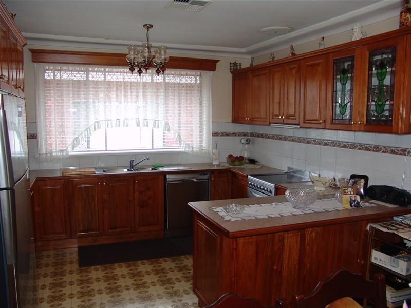 Large Brick Home Open 1pm-1.30pm Sat Picture