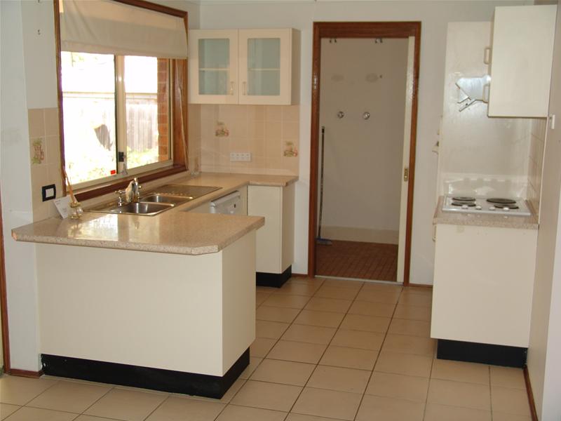 Large Private Yard Picture 3