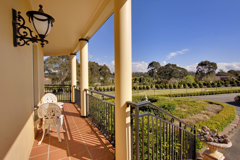 Stunning Full Brick Tuscan Residence! Picture 2