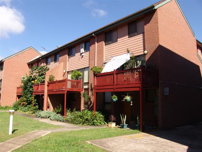 SOLD Fantastic Unique Town House Picture 1