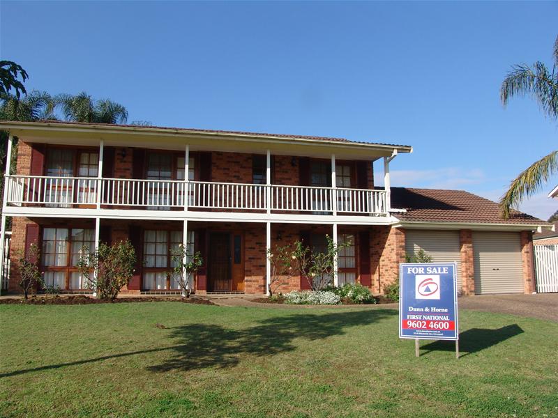 LARGE FAMILY FRIENDLY HOME Picture 1