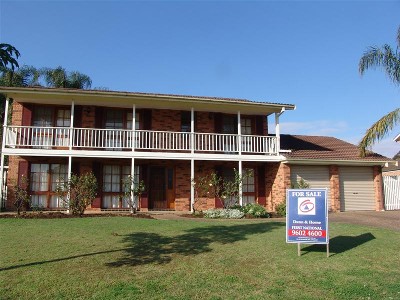 LARGE FAMILY FRIENDLY HOME Picture