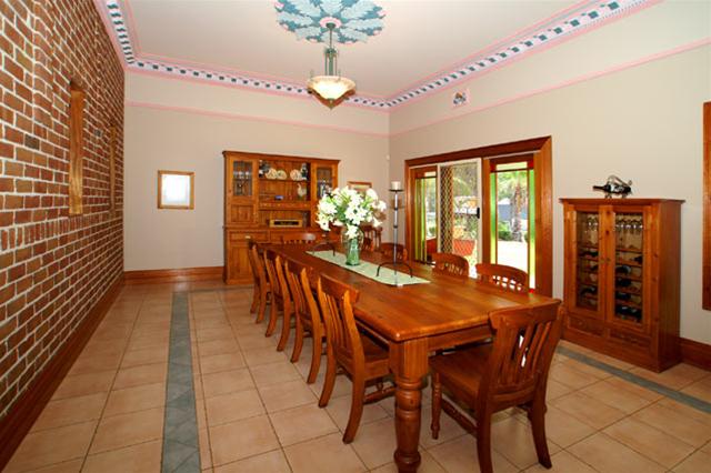 Modern Australian Colonial Homesterad on 2.5 Acres Picture 2