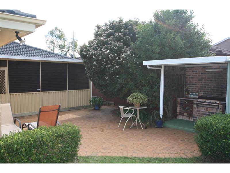 Private Family Home Back on the Market Inspect Sat 12.00-1230 Picture 3