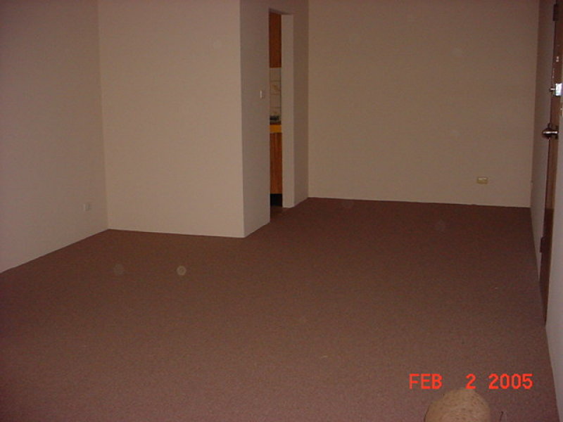 WALKING DISTANCE ALL AMENITIES Picture 2