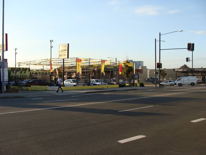 Car Yard in Liverpool CBD Picture 3