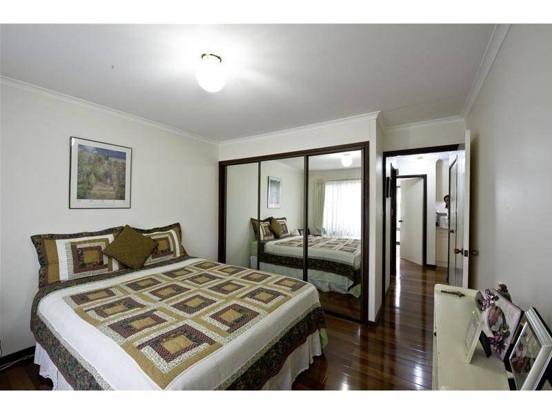 Beautifully Renovated Villa Picture 2