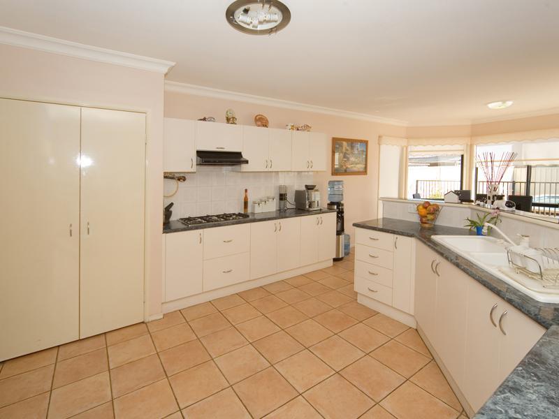 Entertainers Delight Picture 3