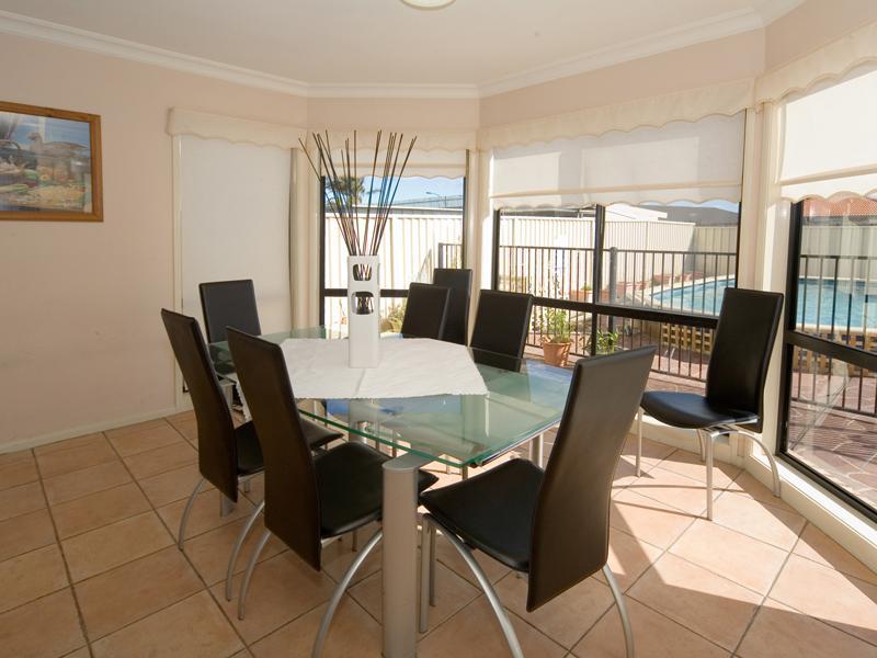 Entertainers Delight Picture 2