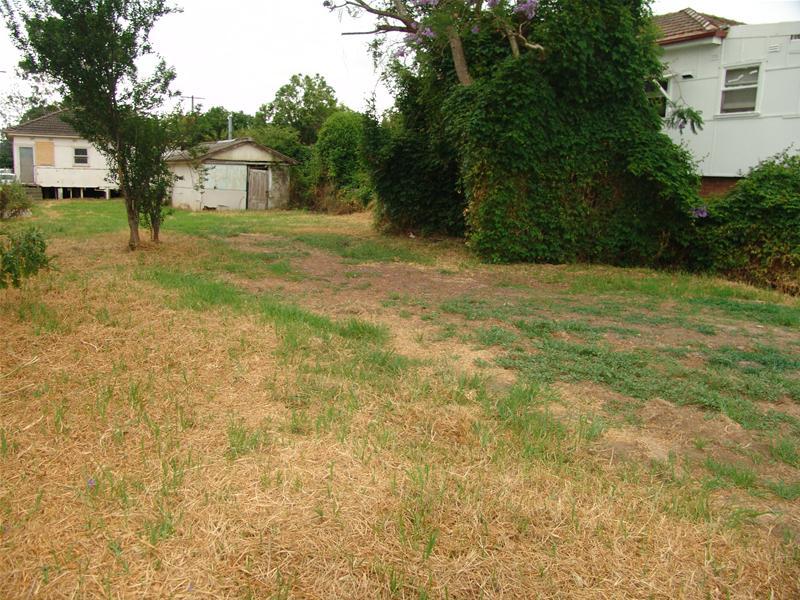 River Frontage a Rare Opportunity Picture 2