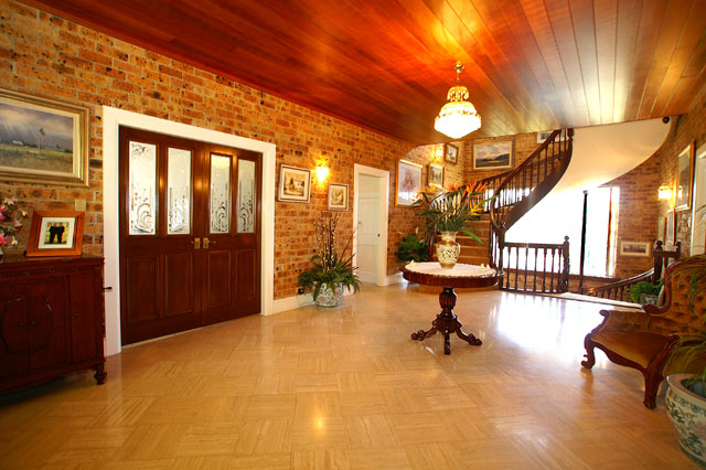 Acreage Living on a Grand Scale Picture 2