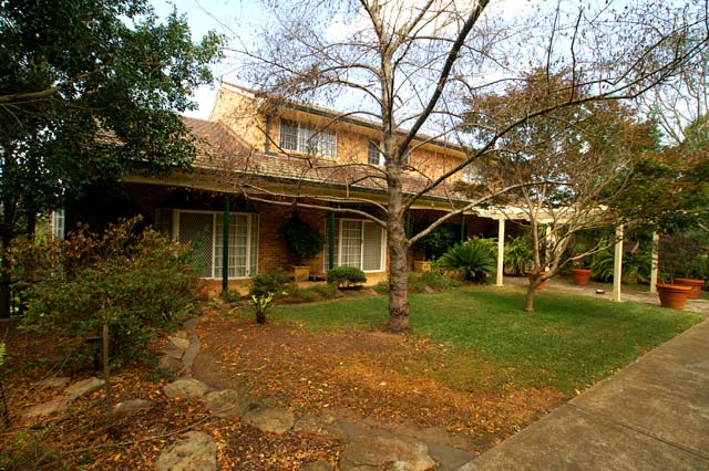 Acreage Living on a Grand Scale Picture 1