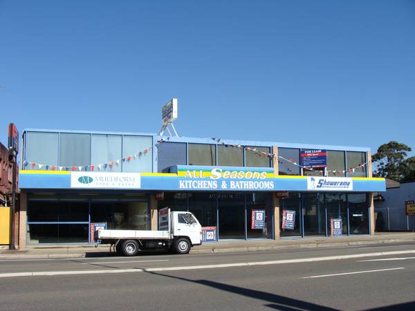 GREAT VALUE- BULKY GOODS SHOWROOM Picture 2