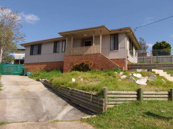 TERRIFIC FIRST HOME!! Picture 1