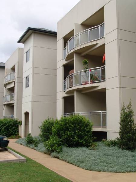 AFFORDABLE LUXURY CITY LIVING Picture 1