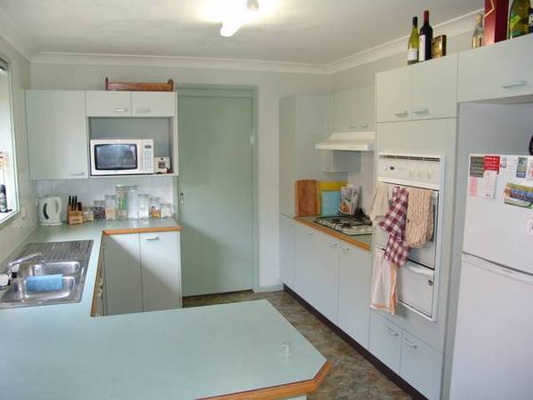 UNDER CONTRACT- LEASED TO DEPT OF DEFENCE Picture 3