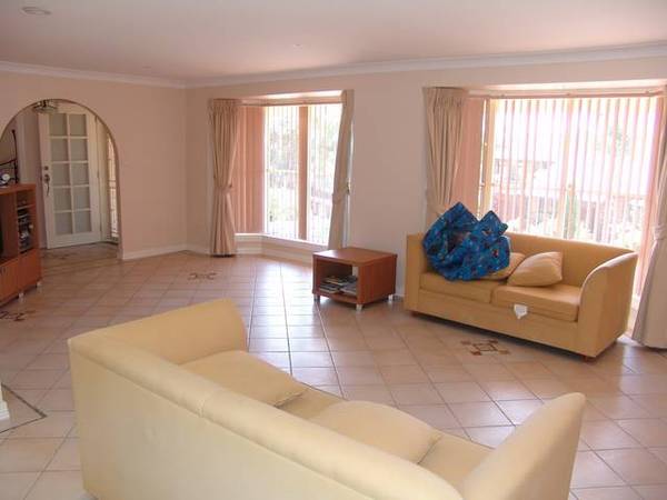 Modern Sophisticated & Great Position Picture 3