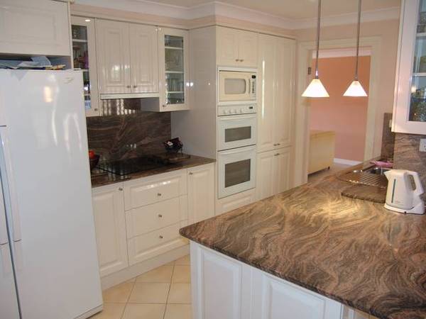 Modern Sophisticated & Great Position Picture 2