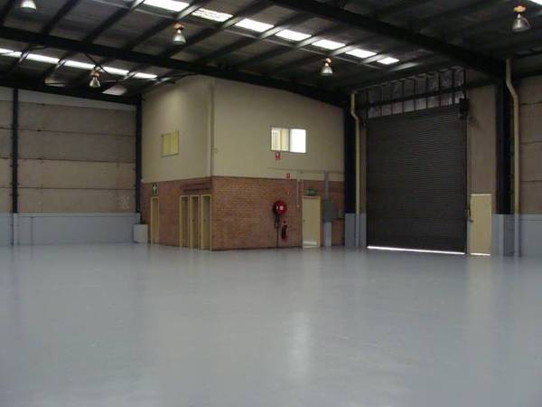 FACTORY IN GREAT LOCATION Picture 3