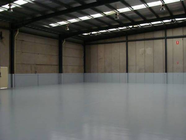 FACTORY IN GREAT LOCATION Picture 2