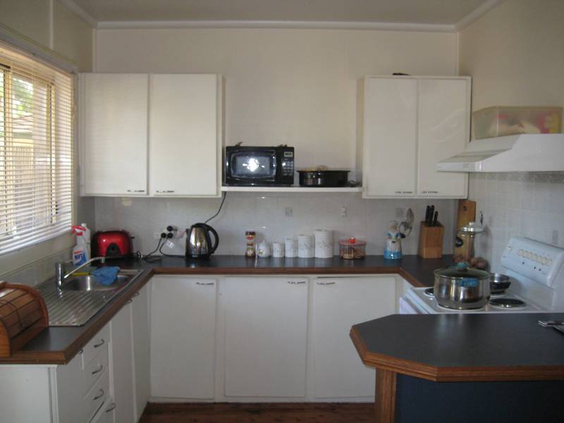 GREAT STARTER HOME Picture 2