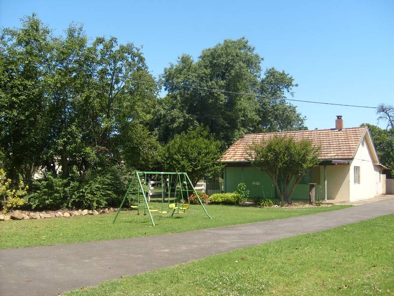 UNIQUE 1.94 HECTARE PROPERTY Picture 3