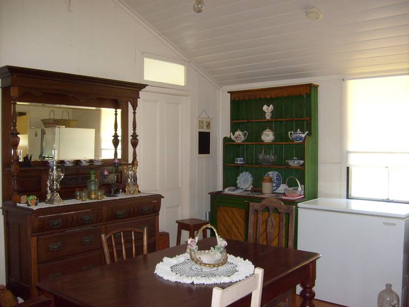 Peaceful Living In The Country Picture 3