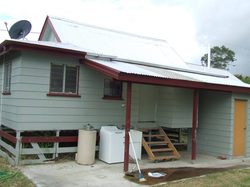 Neat & Tidy Cottage With In CBD Picture 2