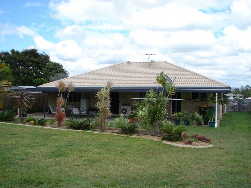Quality Home ~ Large Back Yard ~ Shed ~ Full Length Back Patio Picture 2