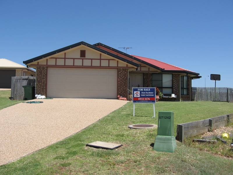 TOP LOCATION ~ COMFORTABLE HOME Picture 1