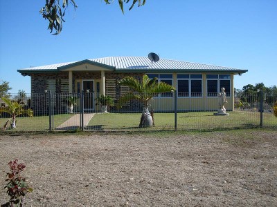 Brick Home ~ 5 Ha ~ 4 Bay Shed Picture Brick Home ~ 5 Ha ~ 4 Bay Shed Picture