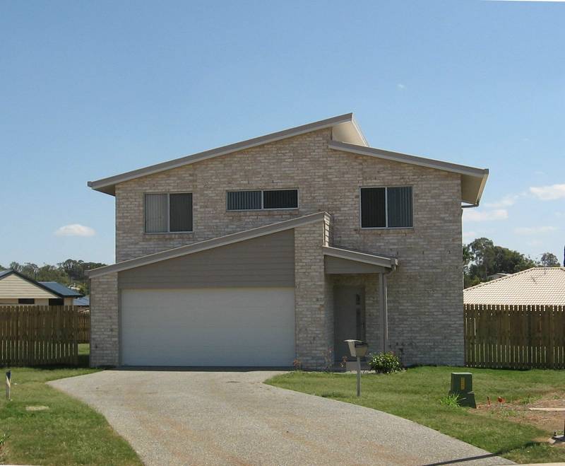 Brand New in New Estate Area Picture 1