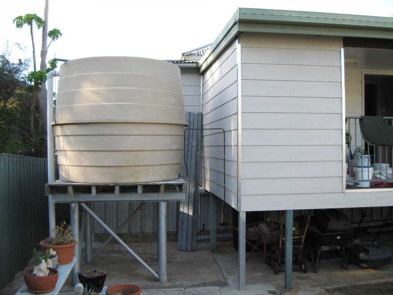 Walk To Shops Picture 3