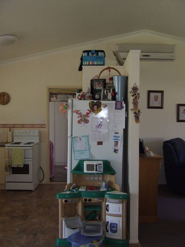 1241 sq mtrs ~ Bore ~ Shed ~ Home Picture 3