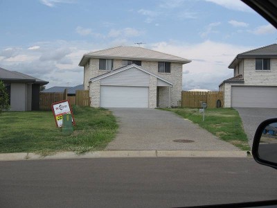 New 2 Storey - Large Yard Picture