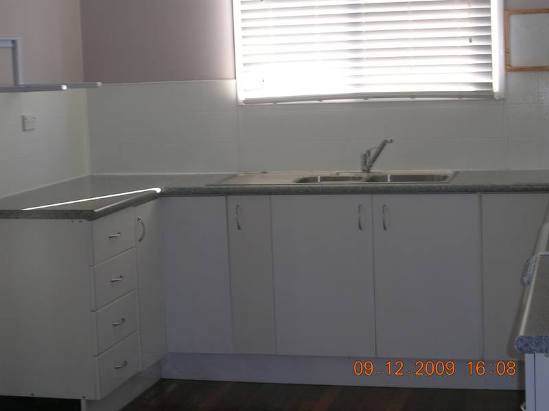 2 Storey Living ~ 819 sq mtr Picture 2